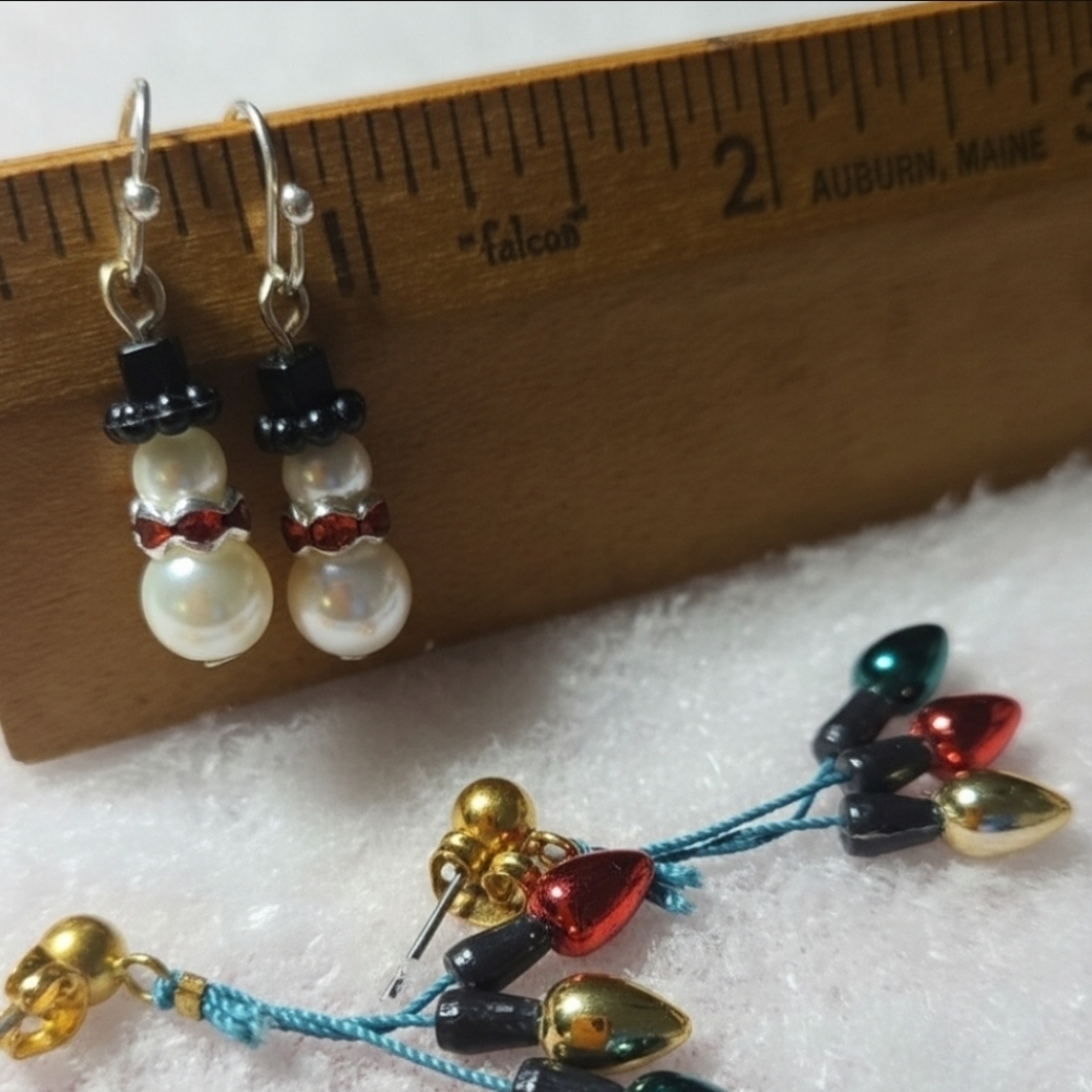 2 Pairs Of Christmas Dangle Earrings